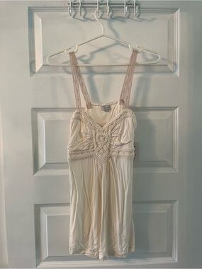 NWT Kismet “Brooke” crochet lace cream baby doll tank top size small